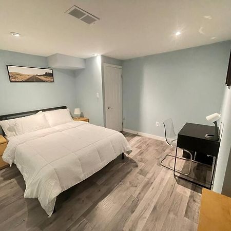 Lovely 2 Bedroom Basement Apartment In Toronto Eksteriør billede