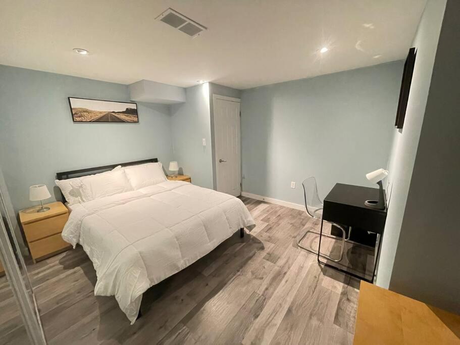 Lovely 2 Bedroom Basement Apartment In Toronto Eksteriør billede