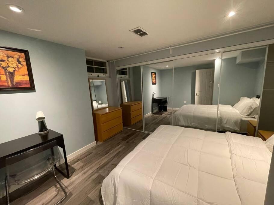 Lovely 2 Bedroom Basement Apartment In Toronto Eksteriør billede