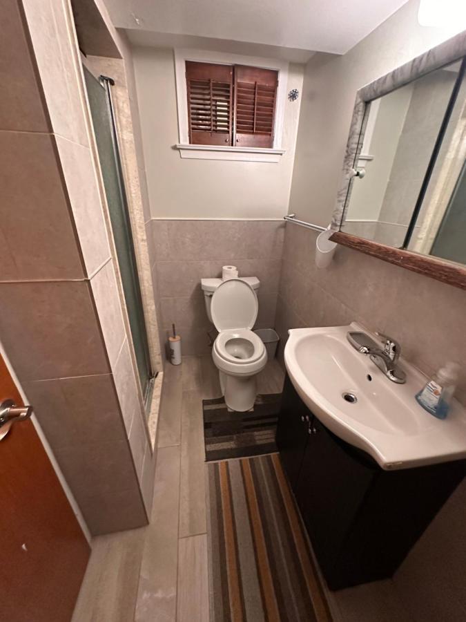 Lovely 2 Bedroom Basement Apartment In Toronto Eksteriør billede